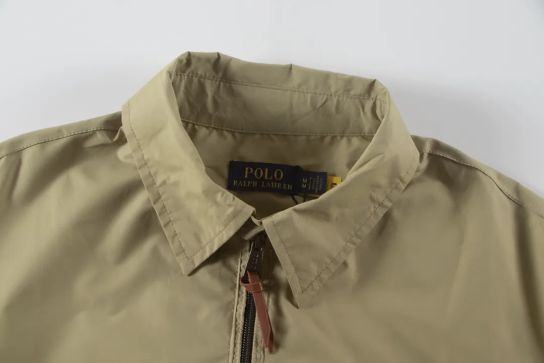 P316 Color: black/light card/off-white Size: S M L Customized two-color webbing strip on the back collar, with zippered side pockets inside ✅ - POLO brand zipper, genuine leather zipper piece, dark and light two-color buttons ✅ - RL25SS new jacket fabric is made of lightweight polyester fiber, windproof and waterproof, lighter, suitable for travel or daily outdoor sports, simple line design and wide and neat tailoring, unisex style for both men and women, good for commuting, classic and durable